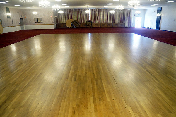 Front-Center Dancefloor