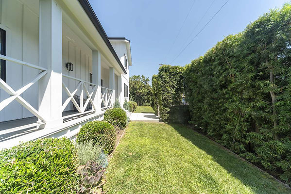 13795 porch 2
