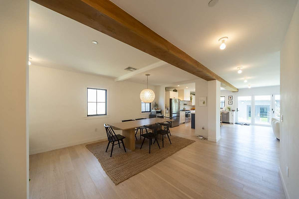 13795 dining 1