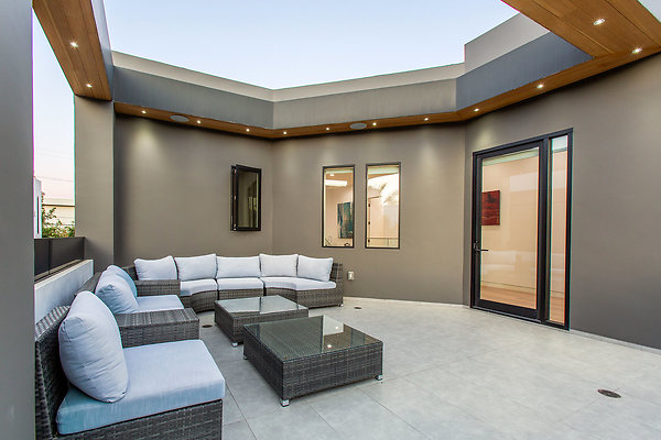 736 N Curson Ave HsHProd-37