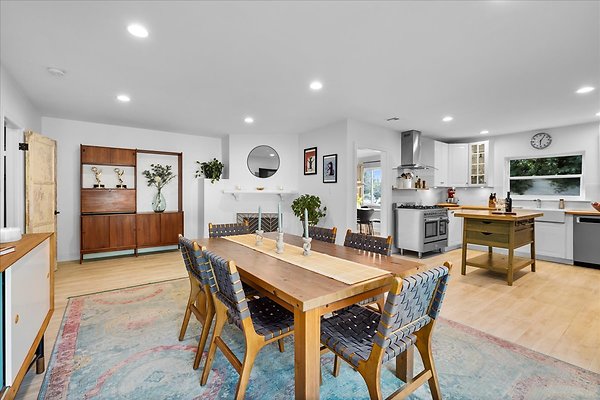 Dining Kitch