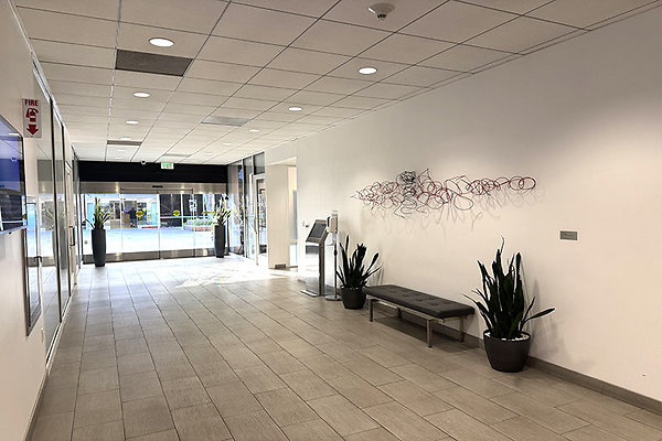 21021Lobby 7794