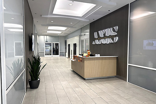 21031lobby 7819
