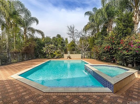 pool-area-from-patio